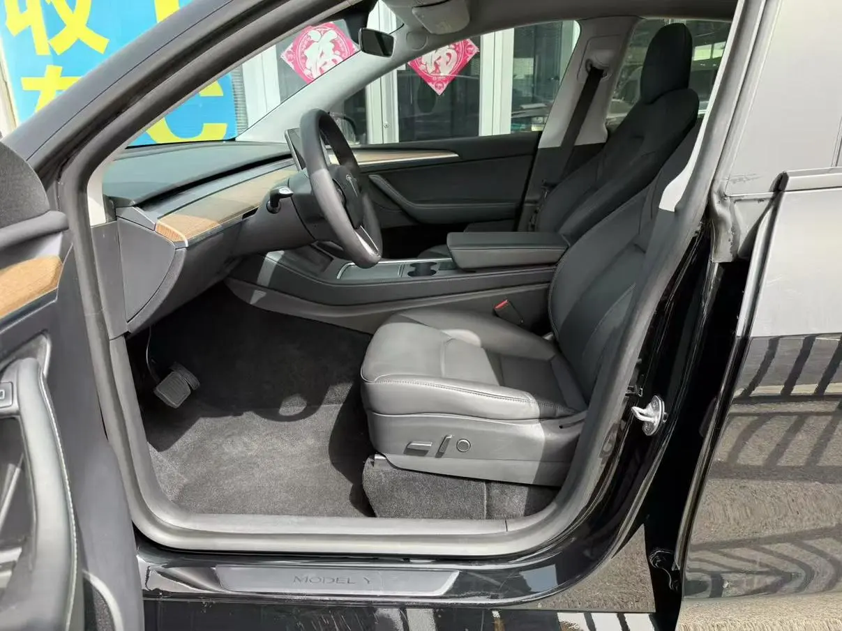 Tesla Model Y Long battery life all-wheel drive version
