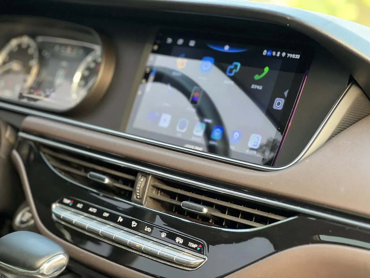GAC Trumpchi M6 270T automatic Premium Edition 7-seater Country V