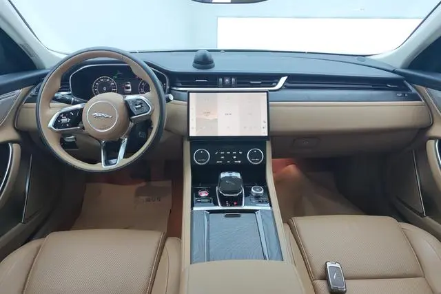 Jaguar Jaguar XFL 2.0T P250 two-wheel drive Exclusive Deluxe Edition