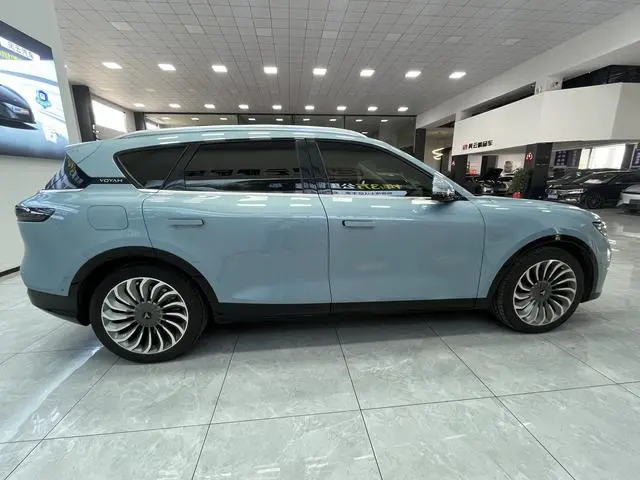VOYAH Lan Tu FREE Four-wheel drive standard range extension exclusive luxury set