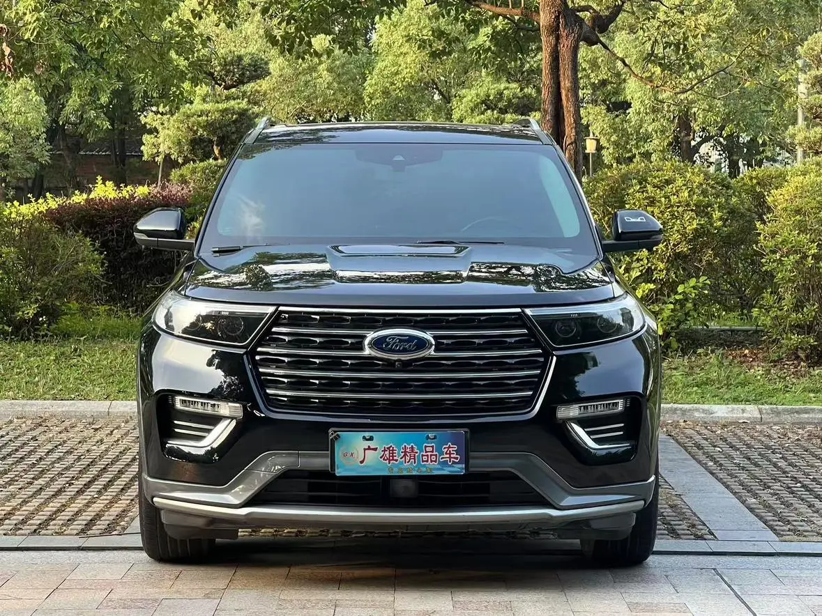 Ford Explorer EcoBoost 285 four-wheel drive fashion version 6 seats