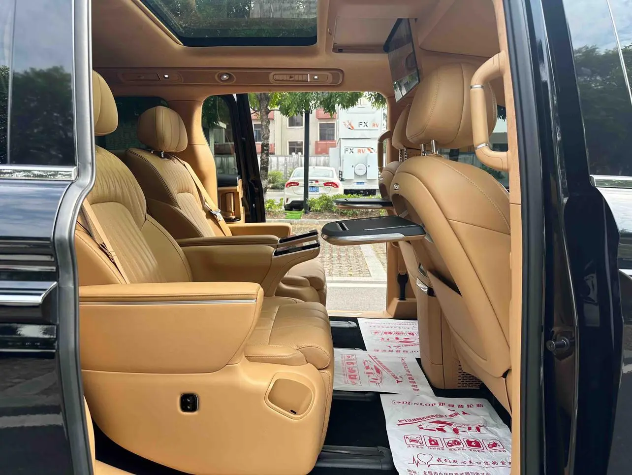 VOYAH Lantu Dreamer PHEV Four-wheel drive flagship Kunpeng Edition