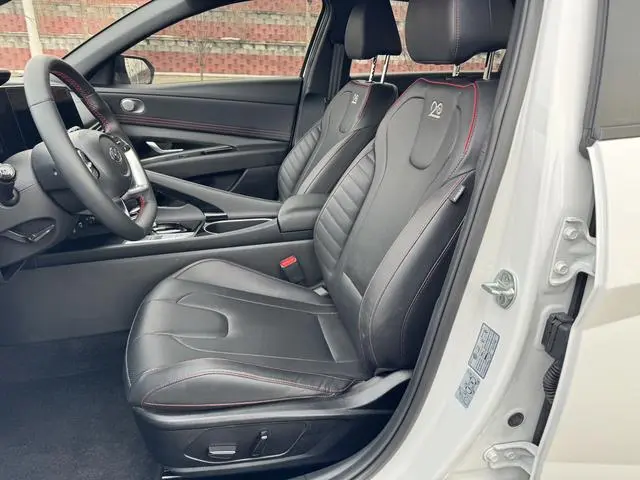 Hyundai Elantra 1.5L CVT 20th SE 20th Anniversary Edition
