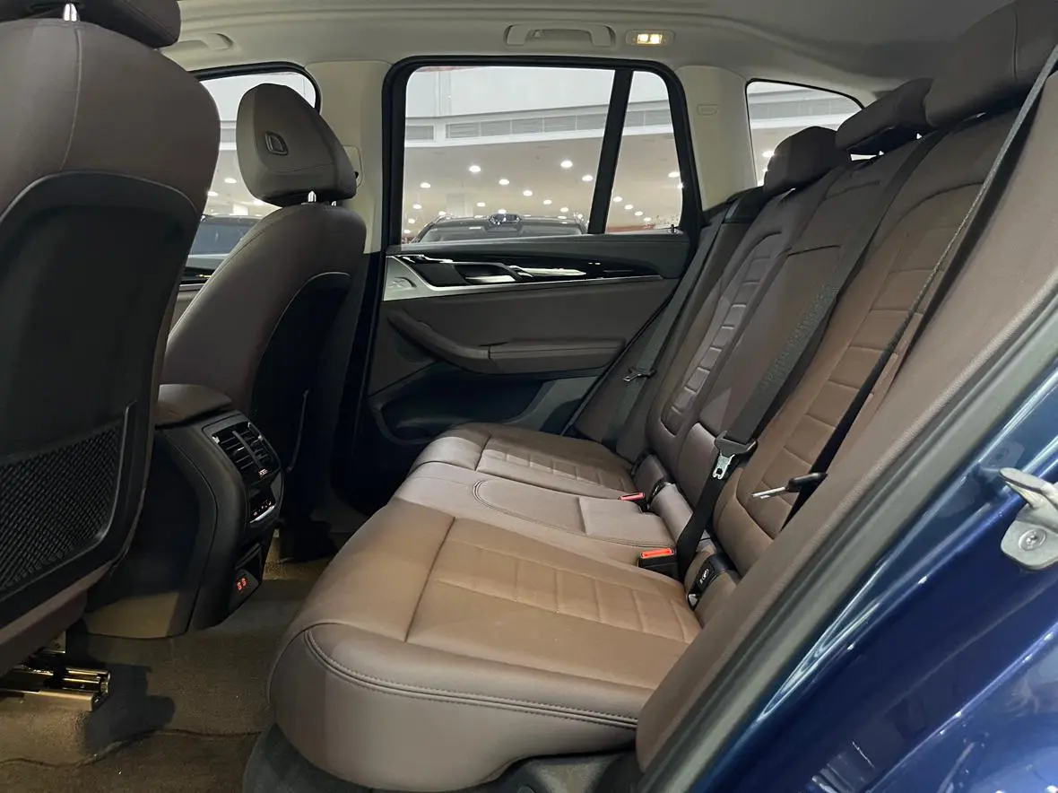BMW BMW X3 xDrive25i M sports suit