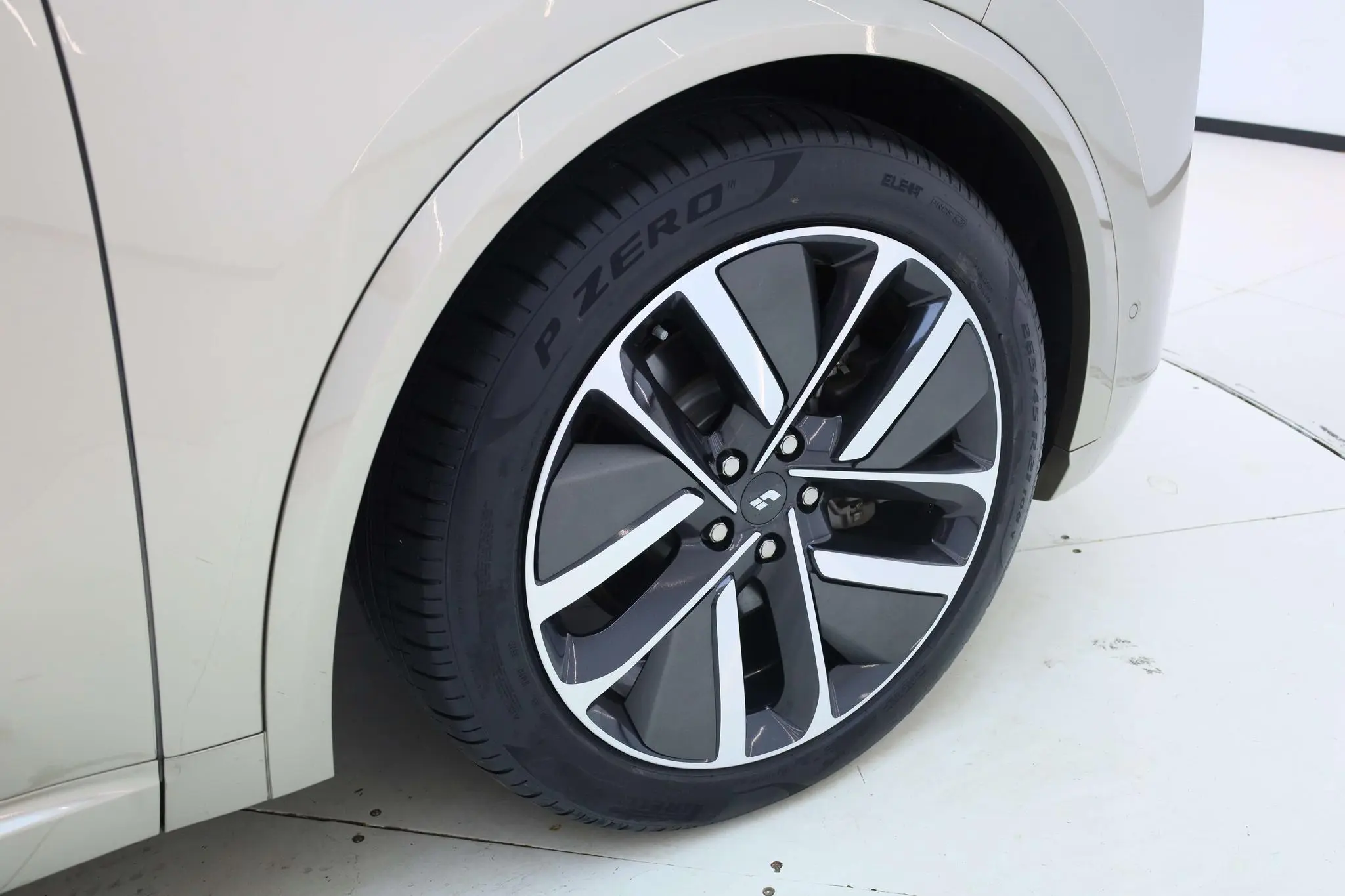 Li Auto Ideal L9 Max version