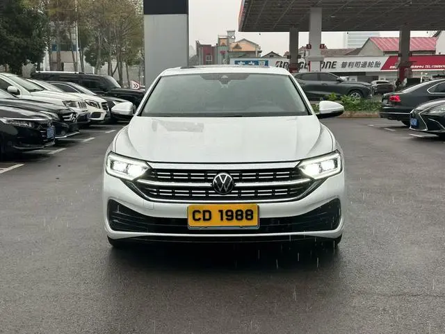 Volkswagen Sagitar 300TSI DSG Excellent Edition