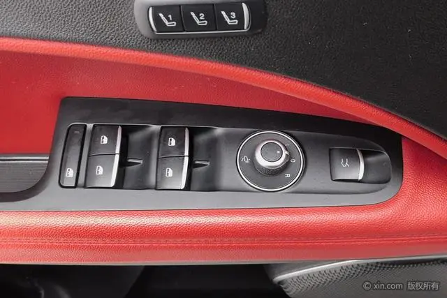 Alfa Romeo Stelvio 2.0T 200HP Deluxe Edition