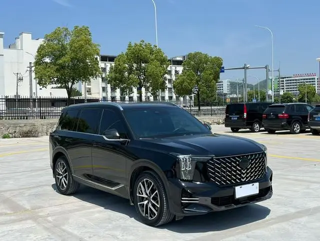 GAC Trumpchi GS8 Pilot Series 2.0 TGDI four-wheel drive Luxury Zhilian Edition 7-seater