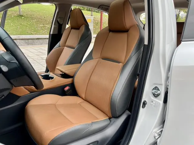 TOYOTA Weisha 2.0L CVT two-wheel drive premium edition