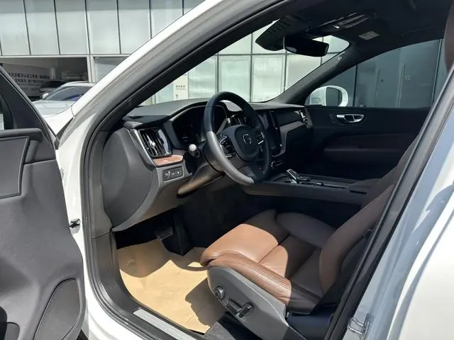 Volvo Volvo XC60 PHEV T8 four-wheel drive long battery life Zhiyuan Deluxe Edition