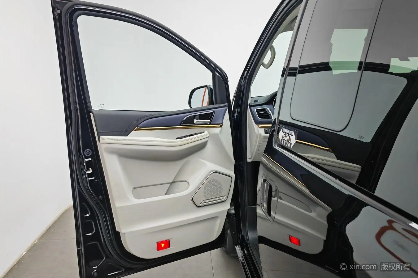 Dongfeng Fengxing Popular M7 Lord 2.0T Automatic Marquis Version