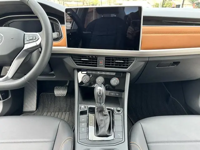 Volkswagen Bora 200TSI DSG Yuexing PRO Edition