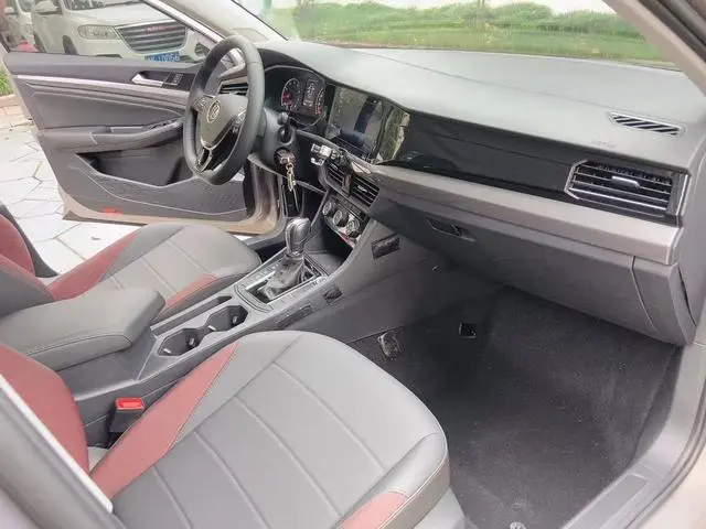 Volkswagen Bora 1.5L automatic comfort intelligent version
