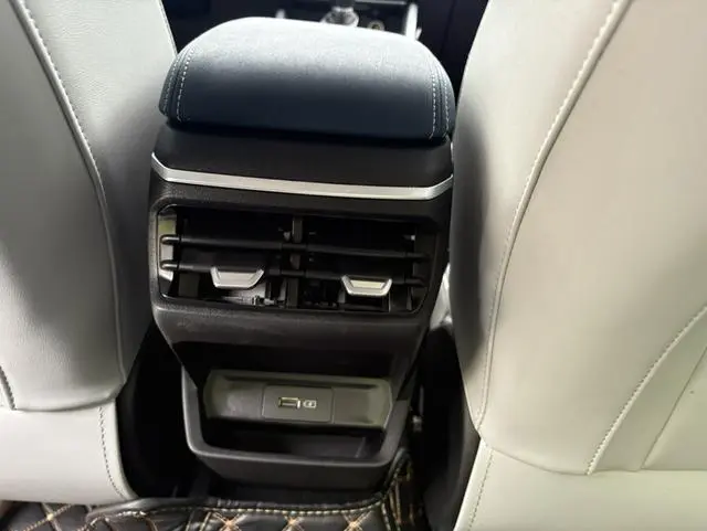 Geely Emgrand 4th generation 1.5L CVT luxury