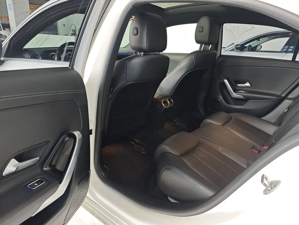 Mercedes-Benz Mercedes-Benz A-class Second facelift A 200 L sports sedan fashion version