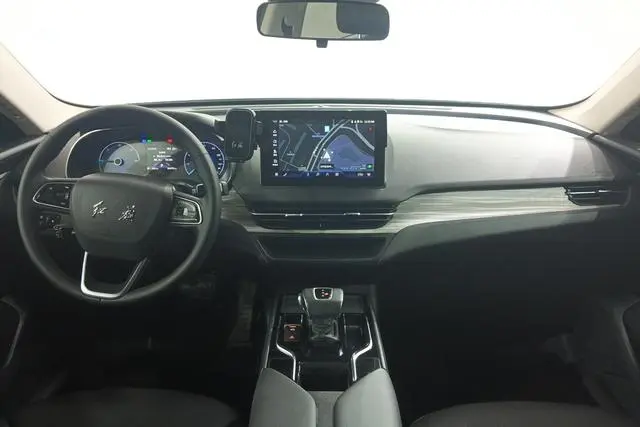 Hongqi Hongqi E-QM5 620KM PLUS version
