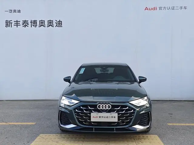 Audi Audi A3 Sportback 35 TFSI Flying Spur Exclusive Type