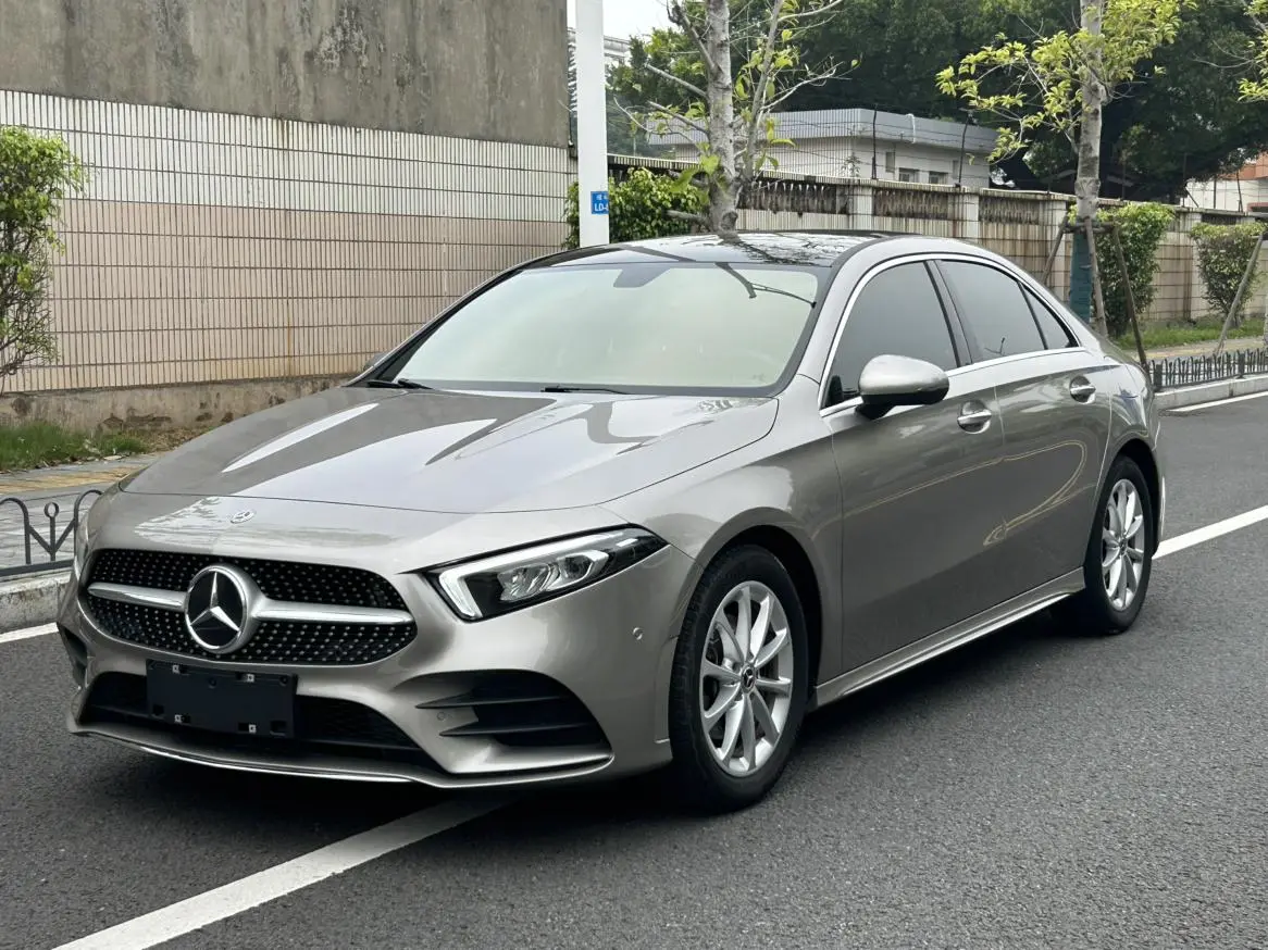 Mercedes-Benz Mercedes-Benz A-class Facelift A 200 L sports sedan fashion type