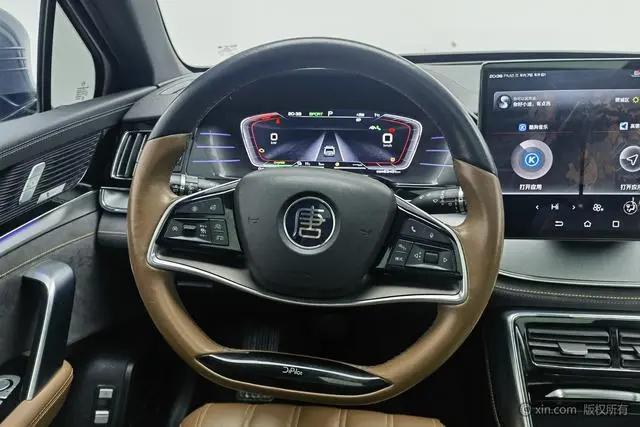 BYD Tang DM DM 2.0T four-wheel drive high-performance version of the Genesis flagship