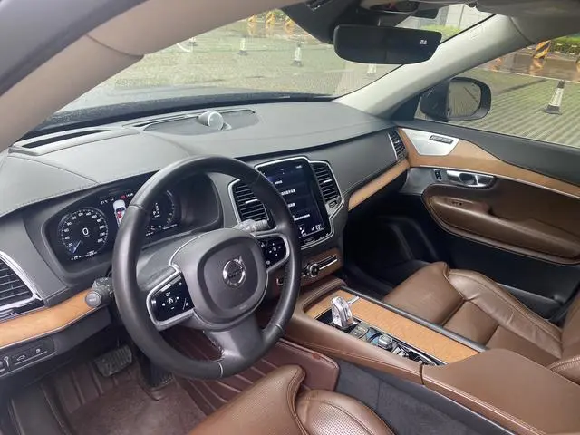 Volvo Volvo XC90 PHEV E-drive hybrid T8 Zhizun Edition 7-seater Country V
