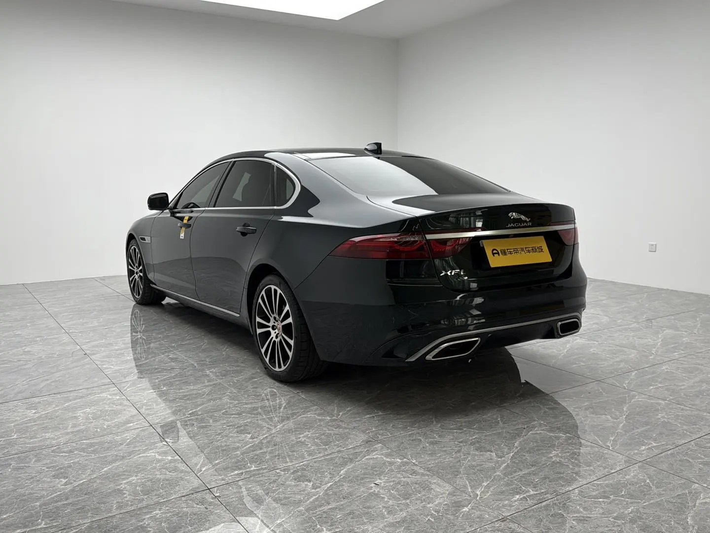 Jaguar Jaguar XFL 2.0T P250 two-wheel drive Exclusive Deluxe Edition