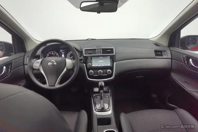Nissan TIIDA 1.6L CVT Smart Travel Edition