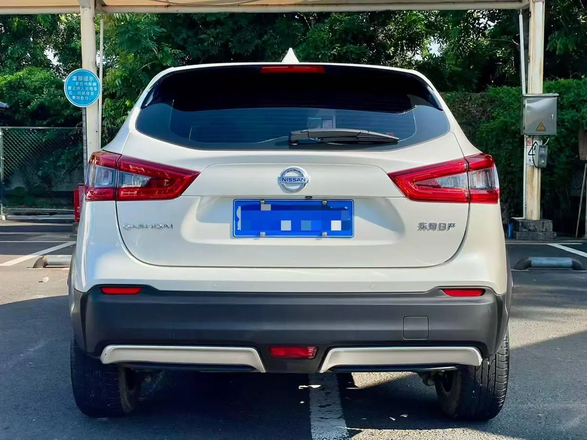 Nissan Qashqai 2.0 L XV Prem Deluxe Edition