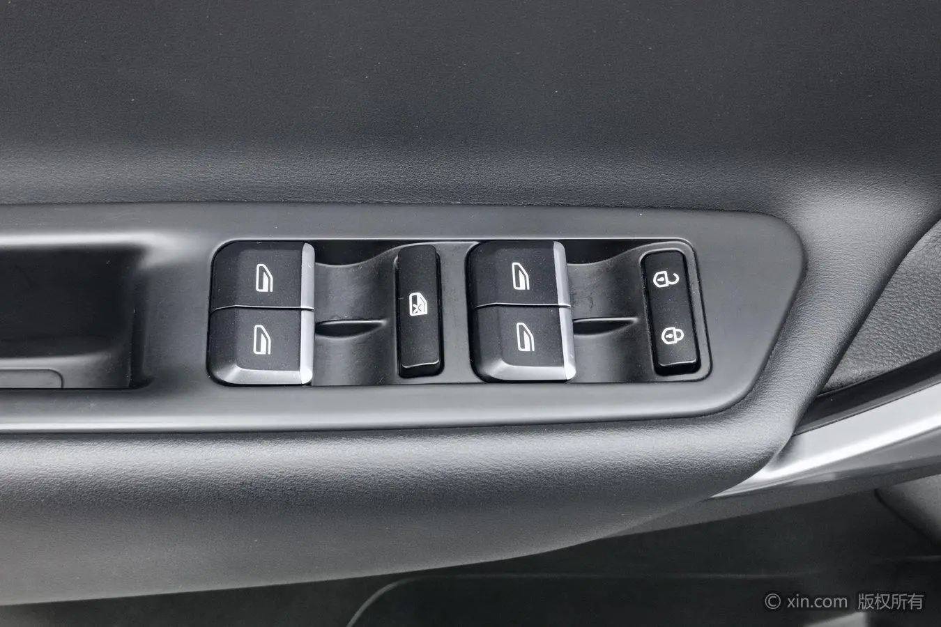 Geely Boyue 1.8TD automatic two-wheel drive intelligent 4G connected version