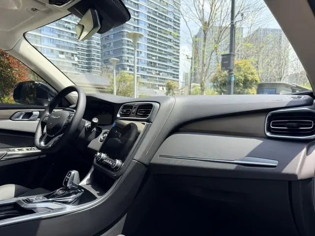 LYNK & CO Lynk 01 2.0T two-wheel drive Pro version country VI