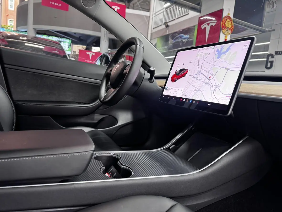 Tesla Model 3 Upgraded version of standard battery life rear drive