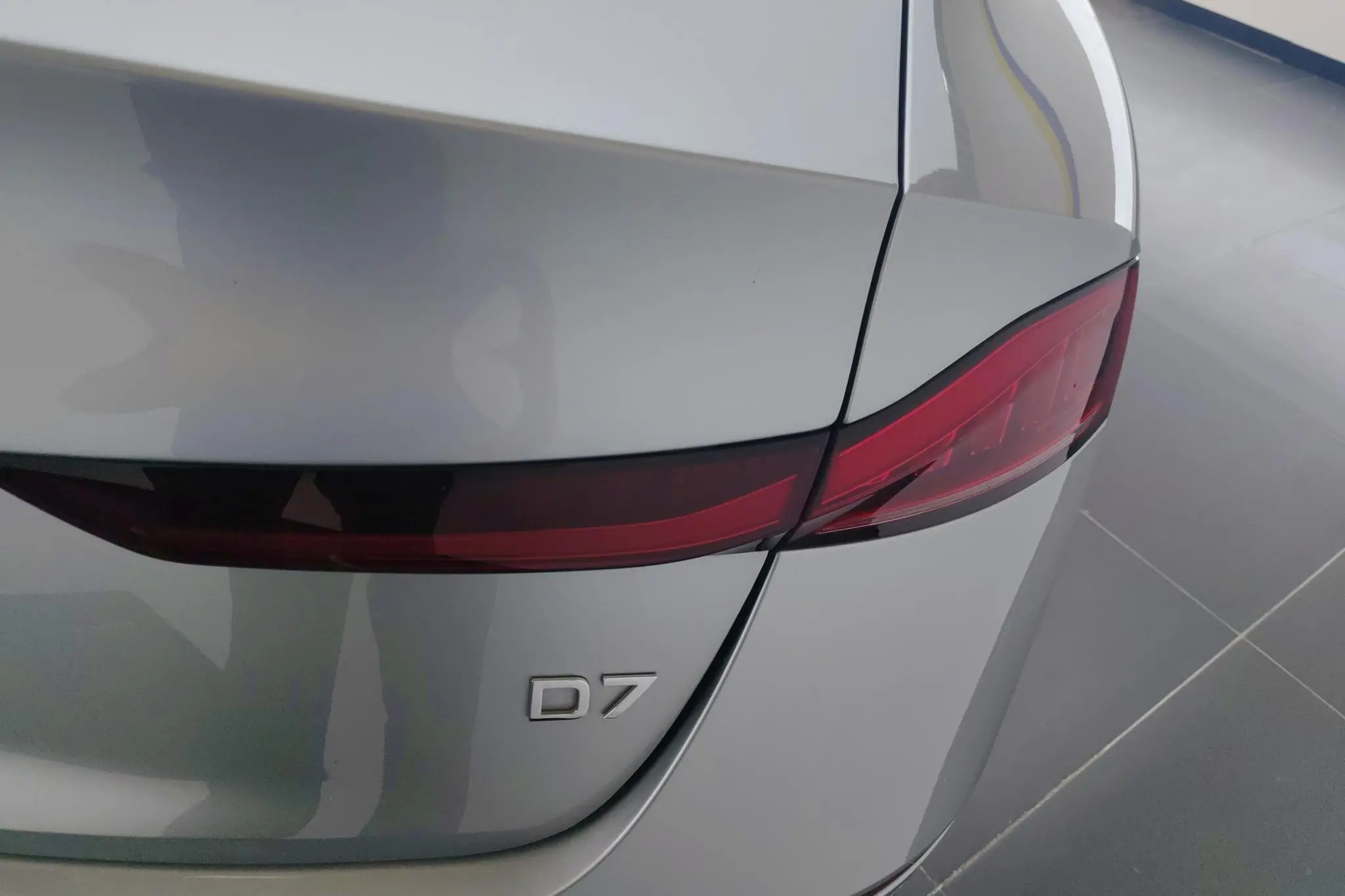 Roewe Roewe D7 DMH 125 Ultimate Edition