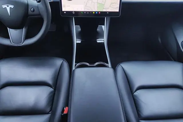 Tesla Model 3 Upgraded version of standard battery life rear drive