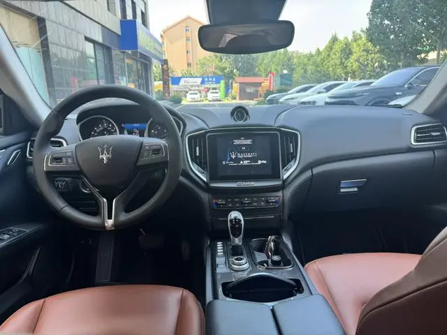 Maserati Ghibli 3.0T Standard Edition