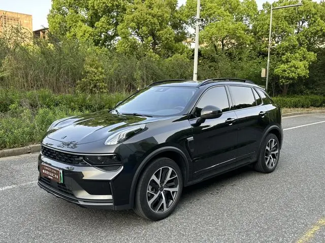 LYNK & CO Lynk &Co. 01 EM-P 1.5TD PHEV Halo