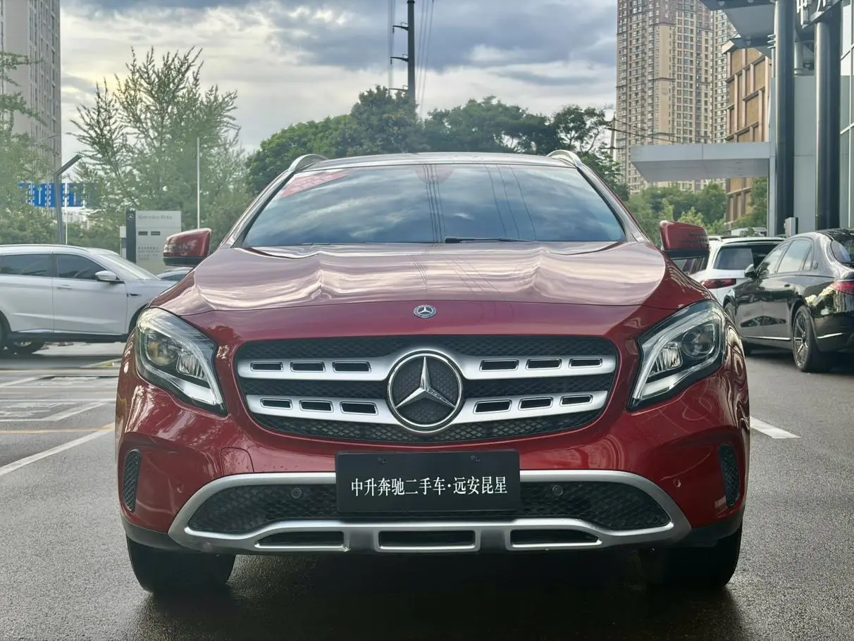 Mercedes-Benz Mercedes-Benz GLA GLA 200 fashion type