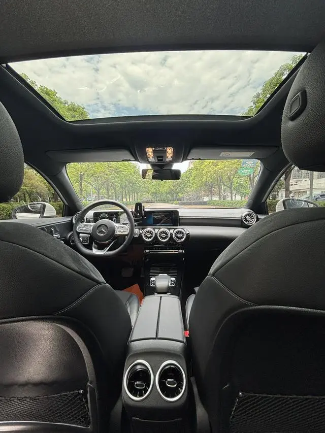 Mercedes-Benz Mercedes-Benz A-class A 200 L sports sedan