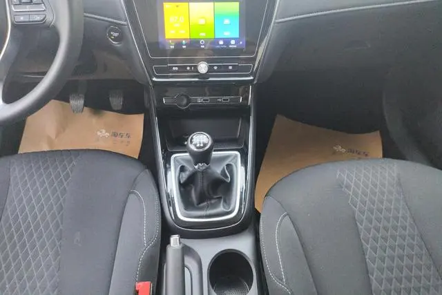Roewe Roewe i5 1.5L manual 4G Interconnection Linghao Edition