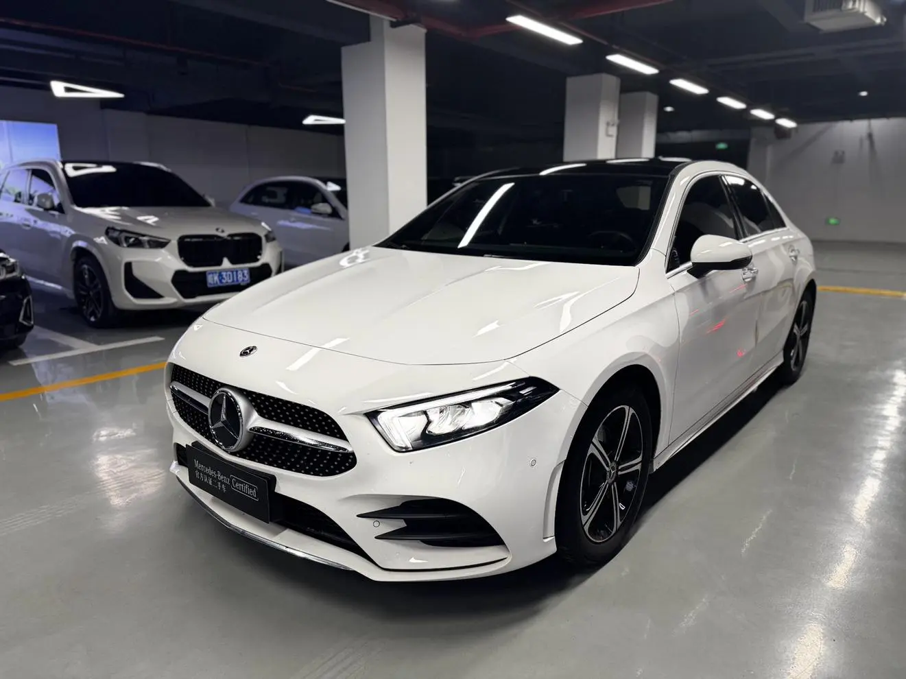 Mercedes-Benz Mercedes-Benz A-class A 200 L sports sedan fashion Version