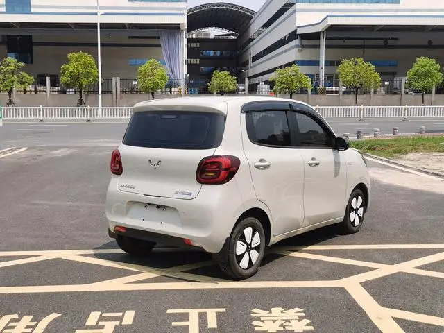 Wuling Wuling Hongguang MINIEV 205km lithium iron phosphate four-door version advanced model