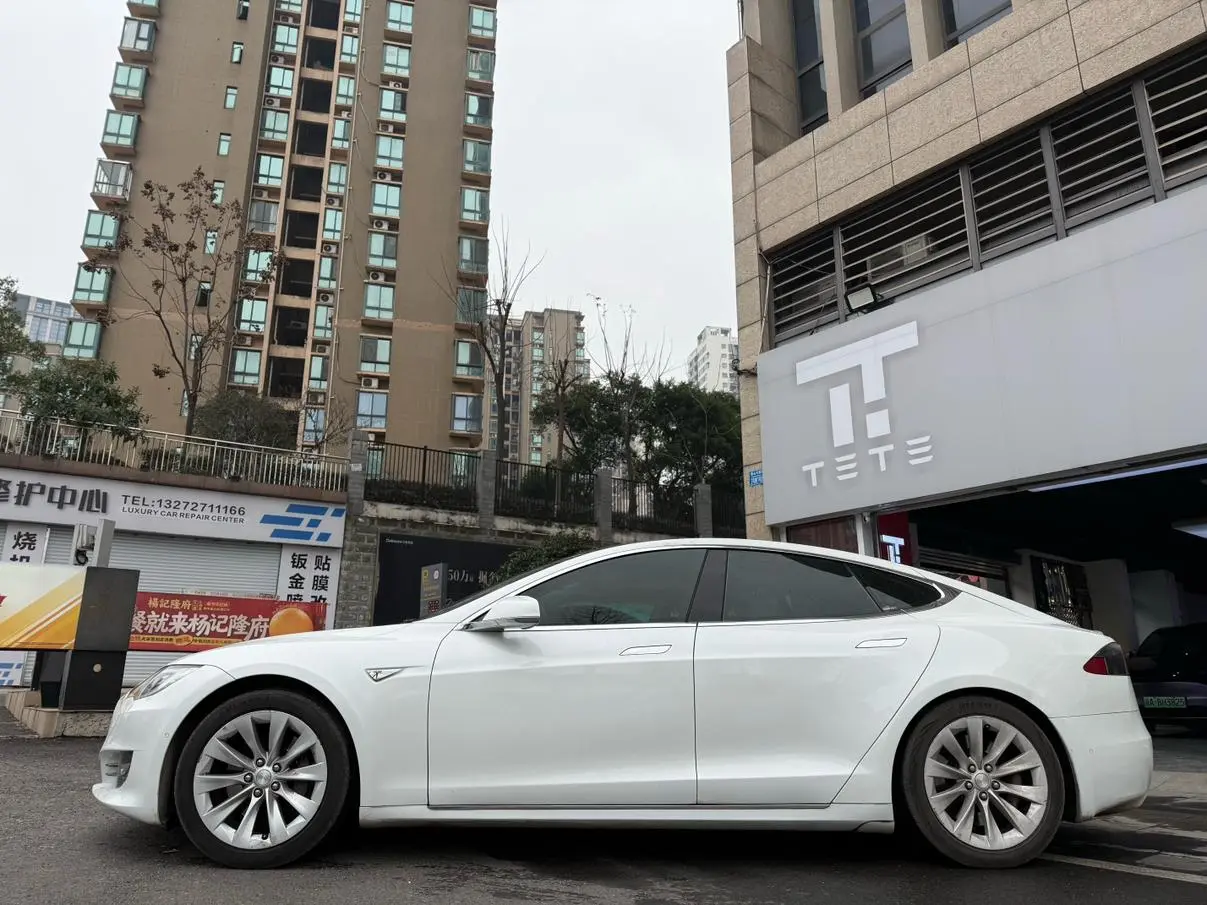 Tesla Model S 90D