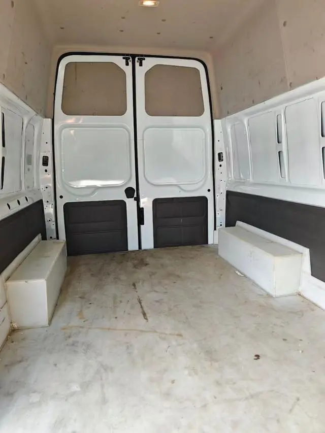 Ford The new generation of Quanshun Pro 2.2T manual van long axle 3 seats mid-top