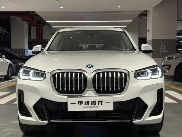 BMW BMW iX3 Leading type