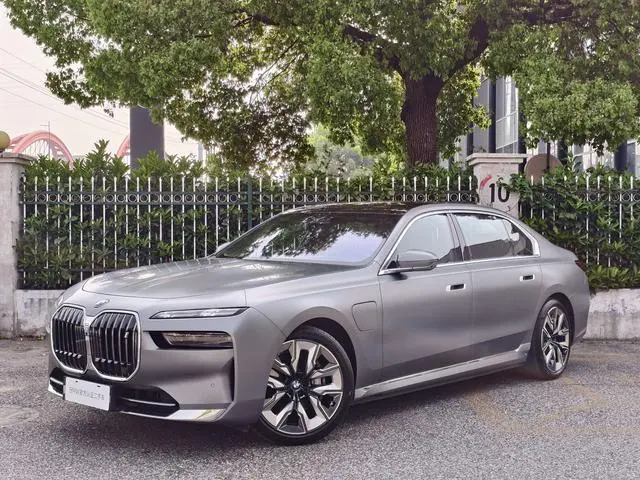 BMW BMW i7 xDrive60L Luxury Set