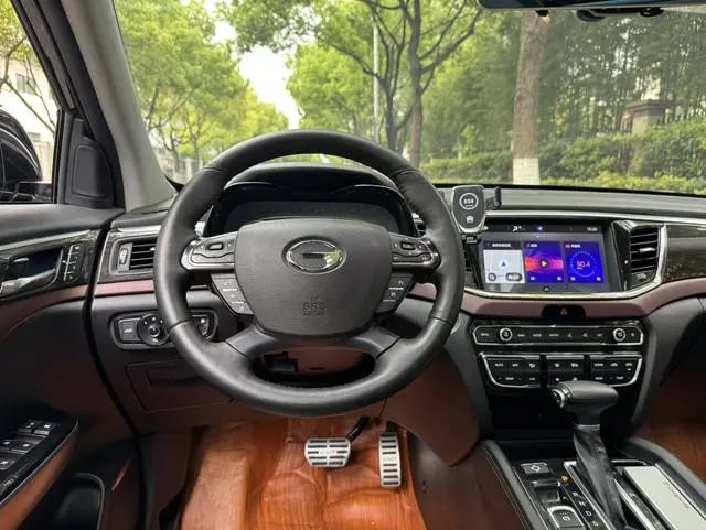 GAC Trumpchi GS8 320T two-wheel drive luxury Zhilian Edition 7 seats