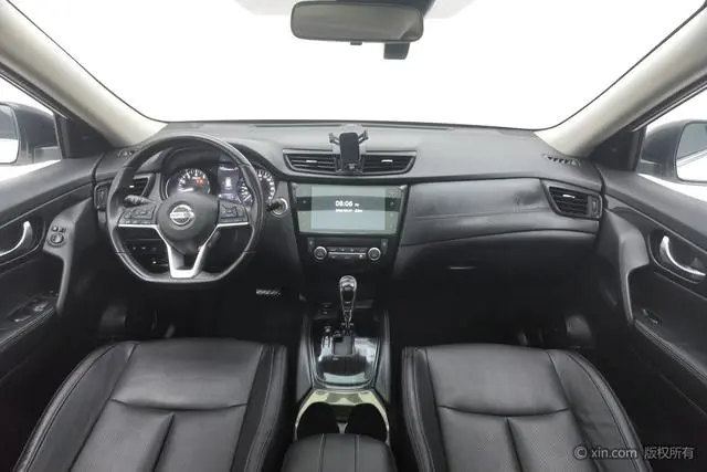 Nissan Qijun 2.5L CVT Luxury Pilot Edition 4WD