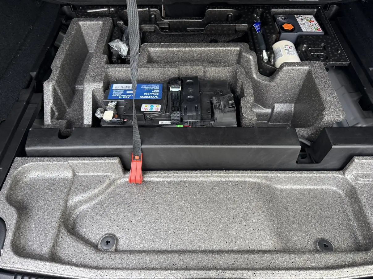 Volvo Volvo XC60 PHEV T8 four-wheel drive long battery life Zhiyuan Deluxe Edition