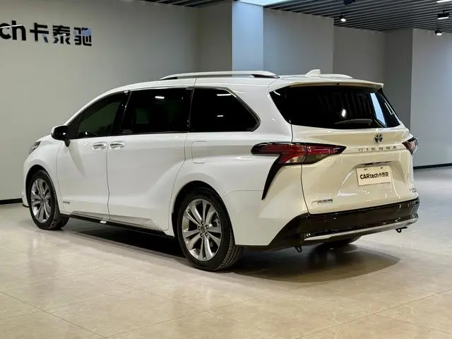 TOYOTA Saina Dual engine 2.5L platinum version