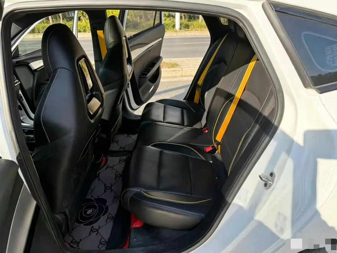 MG MG5 Scorpio 1.5T Deluxe Edition