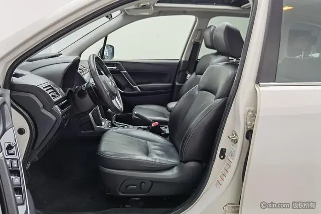 Subaru FORESTER Forester 2.0i Fashion Navigation Version