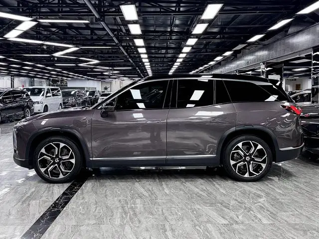 NIO NIO ES8 580KM signature version six seats